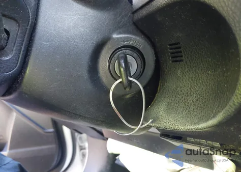 2018 Toyota Corolla L z USA, uszkodzony, nr VIN 2T1BURHE0JC965613